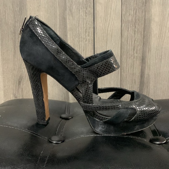 White House Black Market Black Faux Snake Skin Chunky Heel Open Toe Shoes 6.5M - Picture 8 of 12